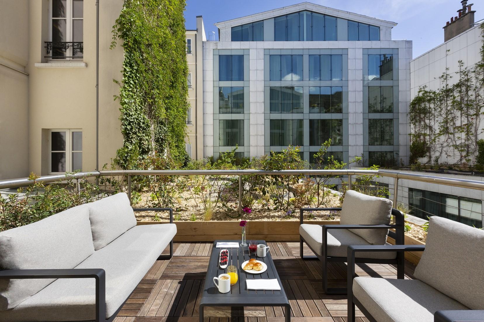 La Clef Tour Eiffel By The Crest Collection Hotel París